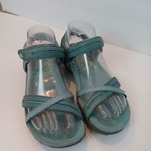 MERRELL SANDALS
